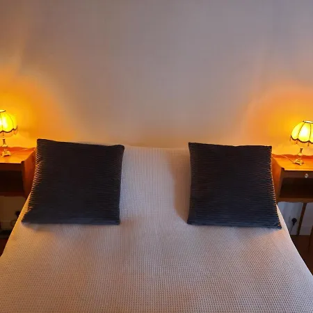 Du Château Au Pied De Cognac *