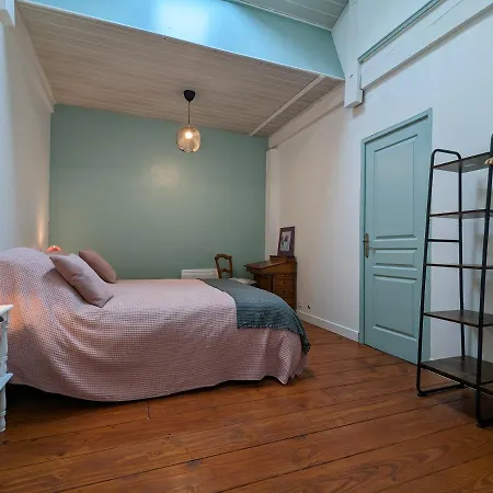 Du Château Au Pied De Cognac Hébergement de vacances