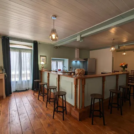 Du Château Au Pied De Cognac Hébergement de vacances